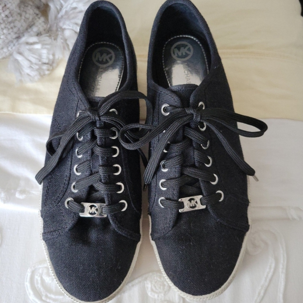 Michael Kor sneaker